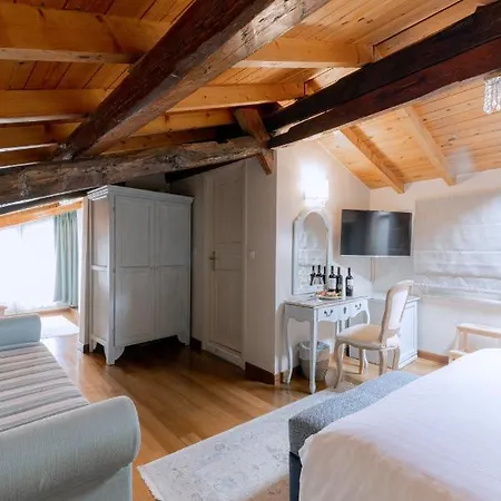 Kastello Hotel 3*