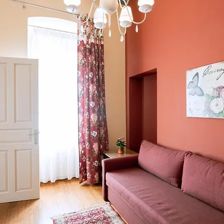 Kastello מלון נאפפליו